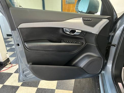 Used 2022 Volvo XC90 T5 Momentum w/ Climate Package AWD/4WD image 31