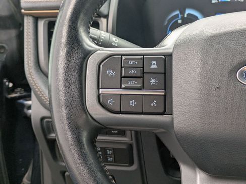 Used 2022 Ford F150 Lightning Lariat image 17