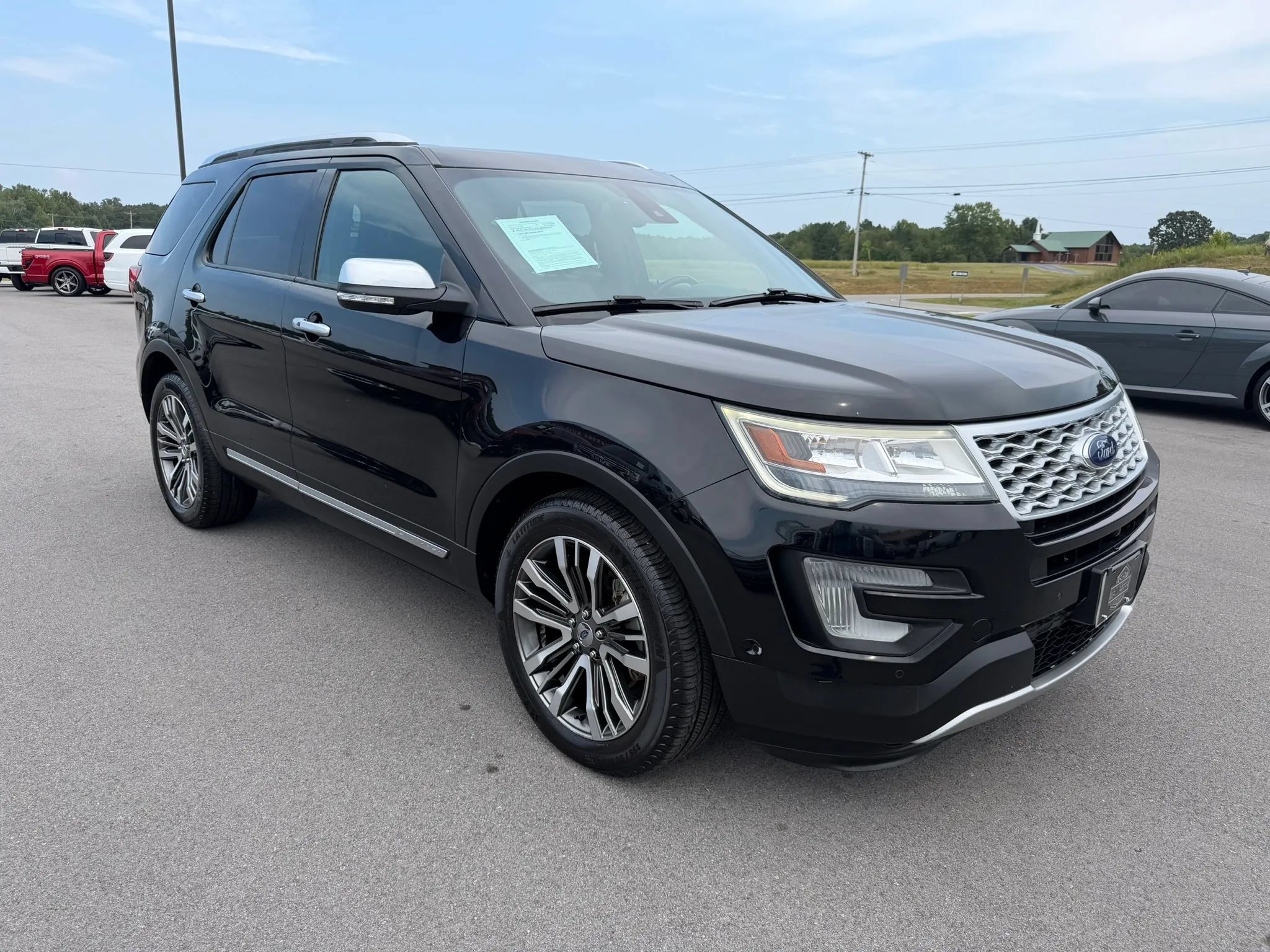 Used 2017 Ford Explorer Platinum AWD/4WD image 1
