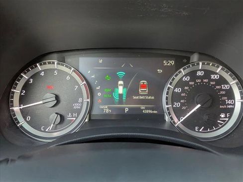 Used 2023 Toyota Highlander LE image 11