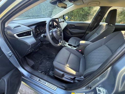 Used 2025 Toyota Corolla LE w/ Carpet Mat Package (TMS) FWD image 10