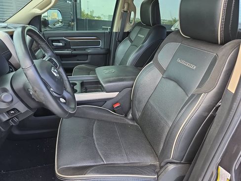 Used 2022 RAM 3500 Laramie AWD/4WD image 5