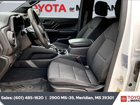 Used 2023 Chevrolet Colorado Trail Boss w/ Technology Package image 17