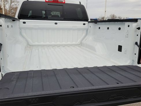 Used 2024 Chevrolet Colorado W/T image 15