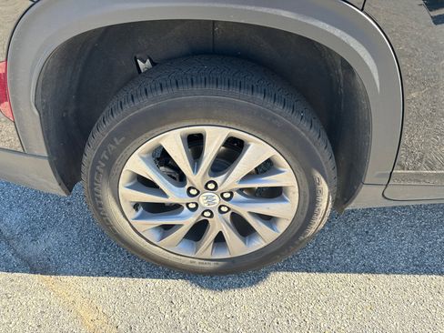 Used 2025 Buick Enclave Preferred image 15