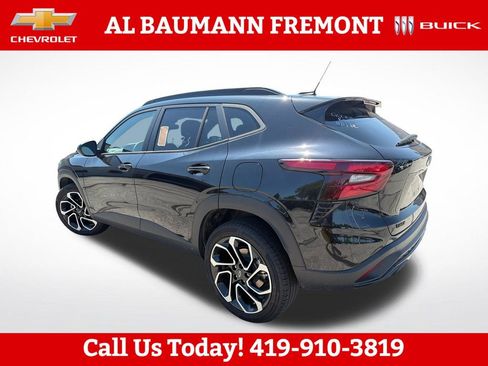 Used 2025 Chevrolet Trax RS w/ Driver Confidence Package FWD image 4