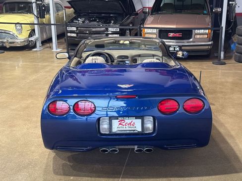 Used 2004 Chevrolet Corvette Convertible w/ Preferred Equipment Group RWD image 8