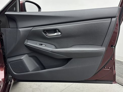 Used 2025 Nissan Sentra SV image 33