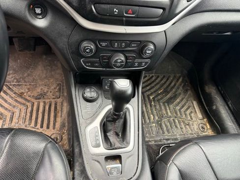 Used 2018 Jeep Cherokee Trailhawk w/ Quick Order Package 27L image 11