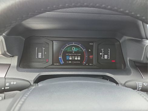 Used 2025 Toyota 4Runner SR5 AWD/4WD image 23