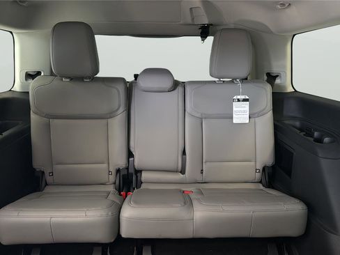 New 2025 Ford Expedition Active image 23