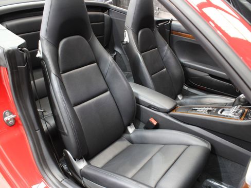 Used 2019 Porsche 911 Carrera w/ Sportdesign Package image 40