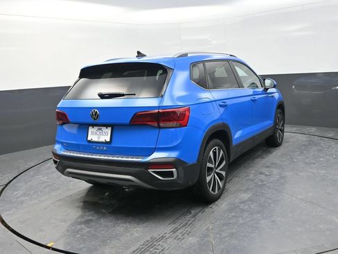 Used 2023 Volkswagen Taos SE FWD image 11