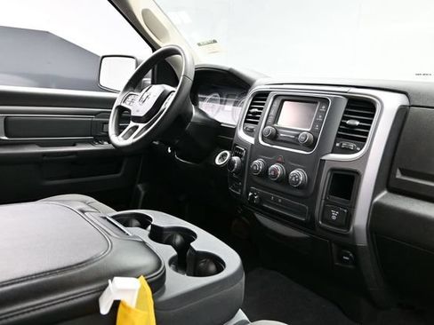 Used 2022 RAM 1500 Classic SLT AWD/4WD image 12