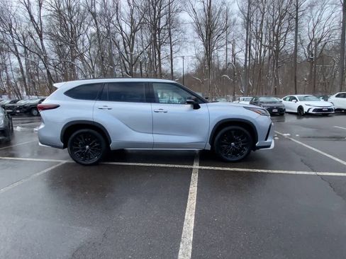 Certified 2025 Toyota Highlander XSE image 6