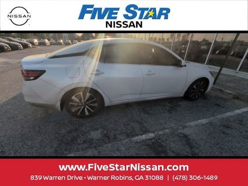 Used 2021 Nissan Sentra SV w/ SV Premium Package FWD image 5
