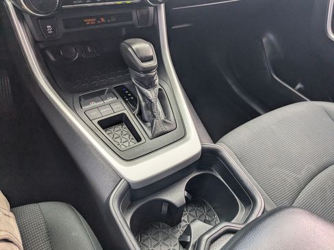Used 2020 Toyota RAV4 LE w/ Carpet Mat Package FWD image 27