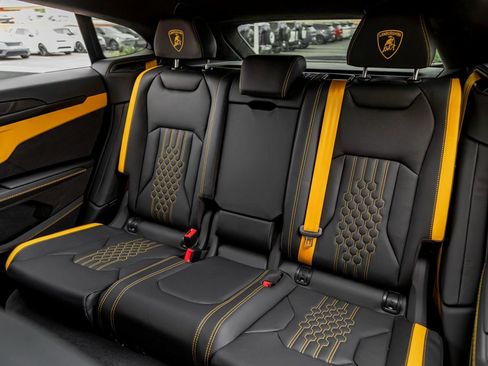 Used 2026 Lamborghini Urus SE AWD/4WD image 21