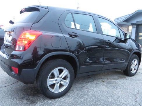 Used 2018 Chevrolet Trax LS image 2