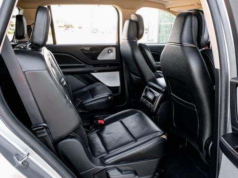 Used 2022 Lincoln Aviator Reserve w/ Equipment Group 201A image 33