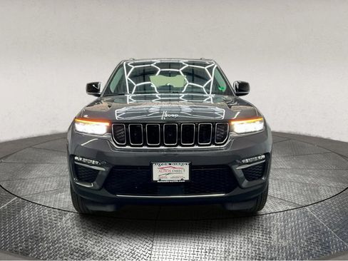 Used 2023 Jeep Grand Cherokee Limited image 3