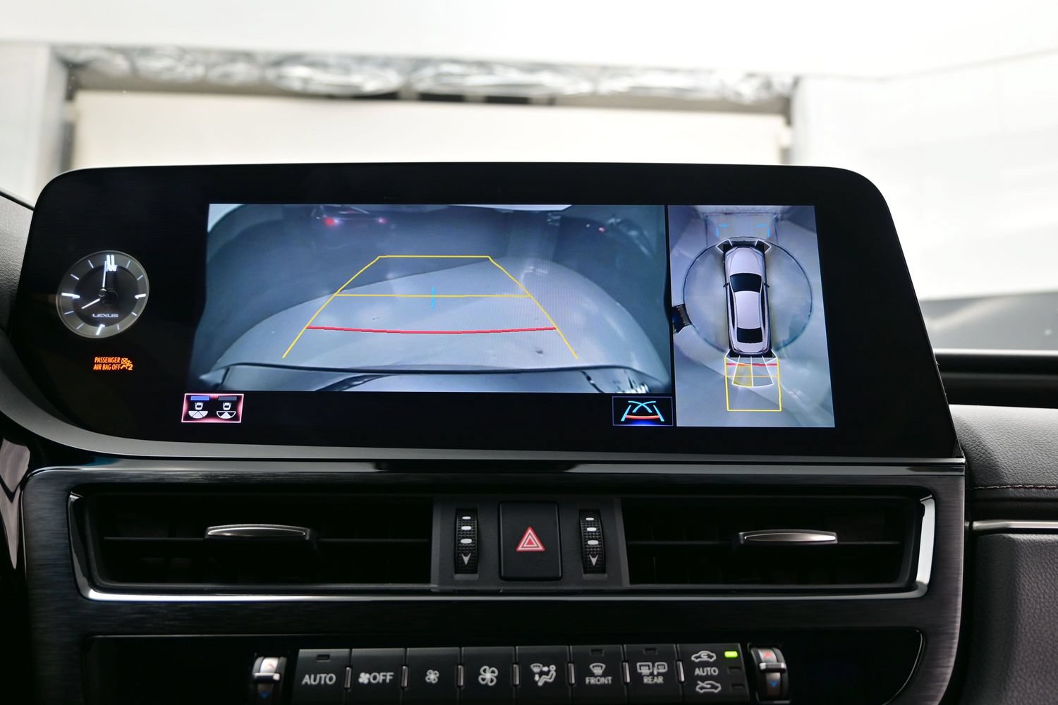 Used 2022 Lexus ES 300h w/ Luxury Package FWD image 24