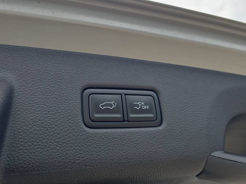 New 2026 Kia Carnival EX FWD image 11