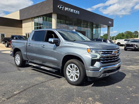 Used 2023 Chevrolet Silverado 1500 LTZ AWD/4WD image 1