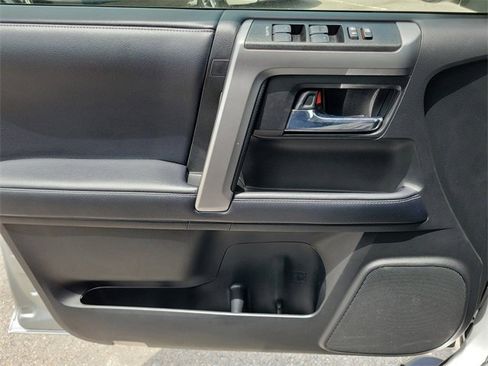 Used 2020 Toyota 4Runner SR5 image 31