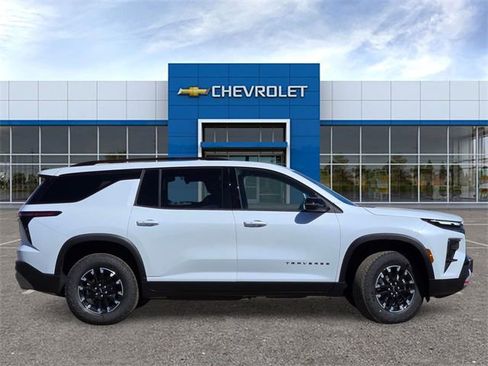 New 2026 Chevrolet Traverse Z71 w/ LPO, Floor Liner Package image 3