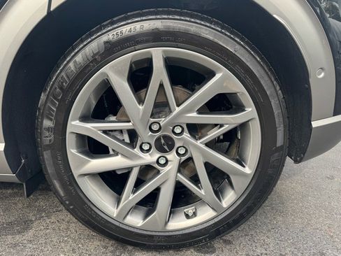 Used 2024 Genesis GV60 Advanced image 32