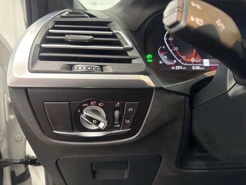 Used 2023 BMW X3 xDrive30i AWD/4WD image 17