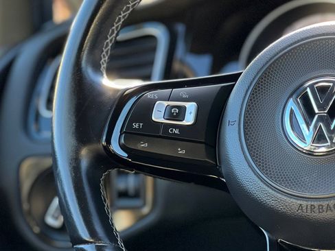 Used 2016 Volkswagen Golf 4-Door image 11