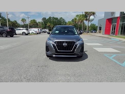 New 2025 Nissan Kicks Play S image 18