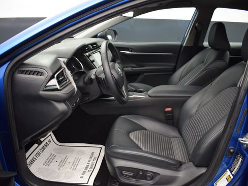 Used 2019 Toyota Camry SE image 13