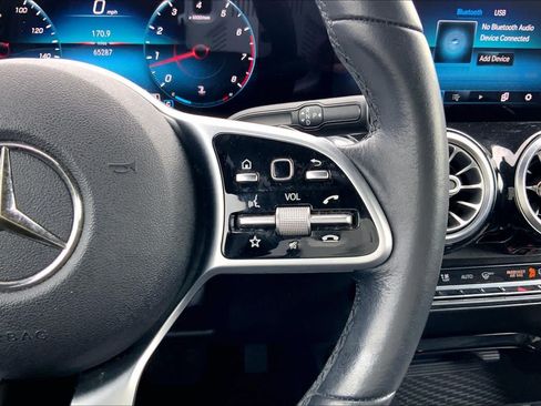 Used 2020 Mercedes-Benz GLB 250 image 24