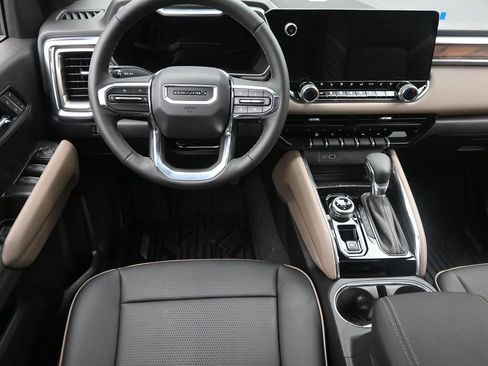 New 2025 GMC Canyon Denali w/ LPO, Denali Black Edition image 13