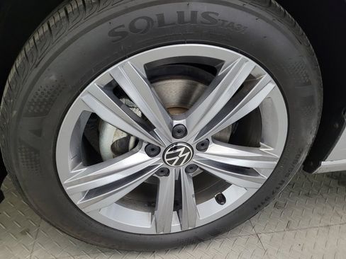 Used 2024 Volkswagen Jetta SE FWD image 31