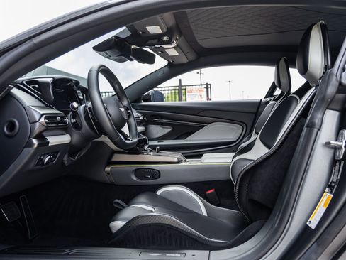 Used 2025 Aston Martin Vanquish image 36