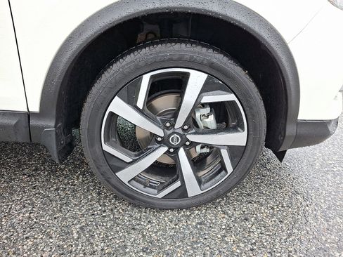 Used 2022 Nissan Rogue Sport SL image 9