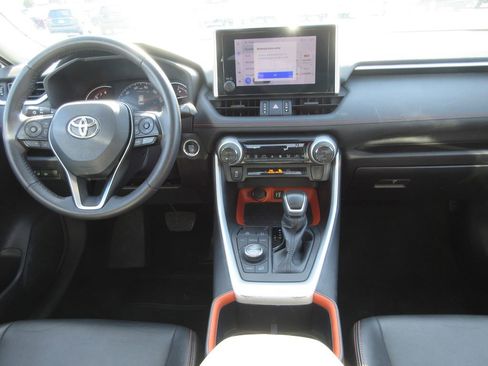 Used 2024 Toyota RAV4 Adventure image 15