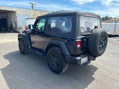 Used 2022 Jeep Wrangler Sport AWD/4WD image 3