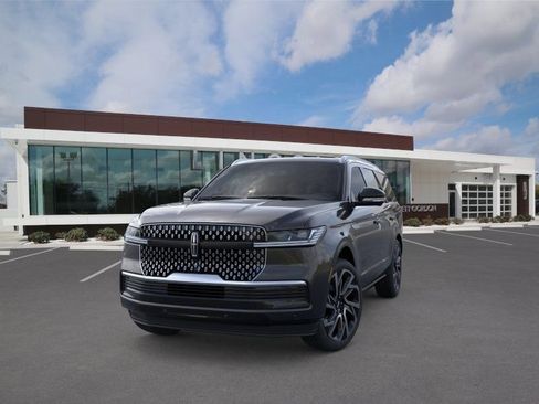 New 2026 Lincoln Navigator Reserve AWD/4WD image 2