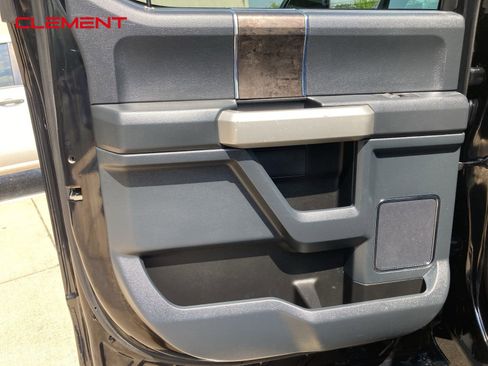 Used 2022 Ford F250 Lariat w/ Black Appearance Pkg image 27