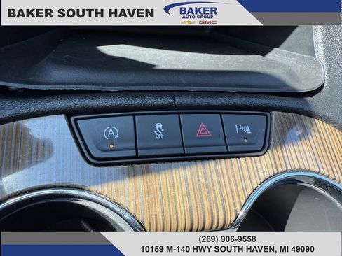 Used 2021 GMC Acadia SLE w/ Driver Convenience Package image 26