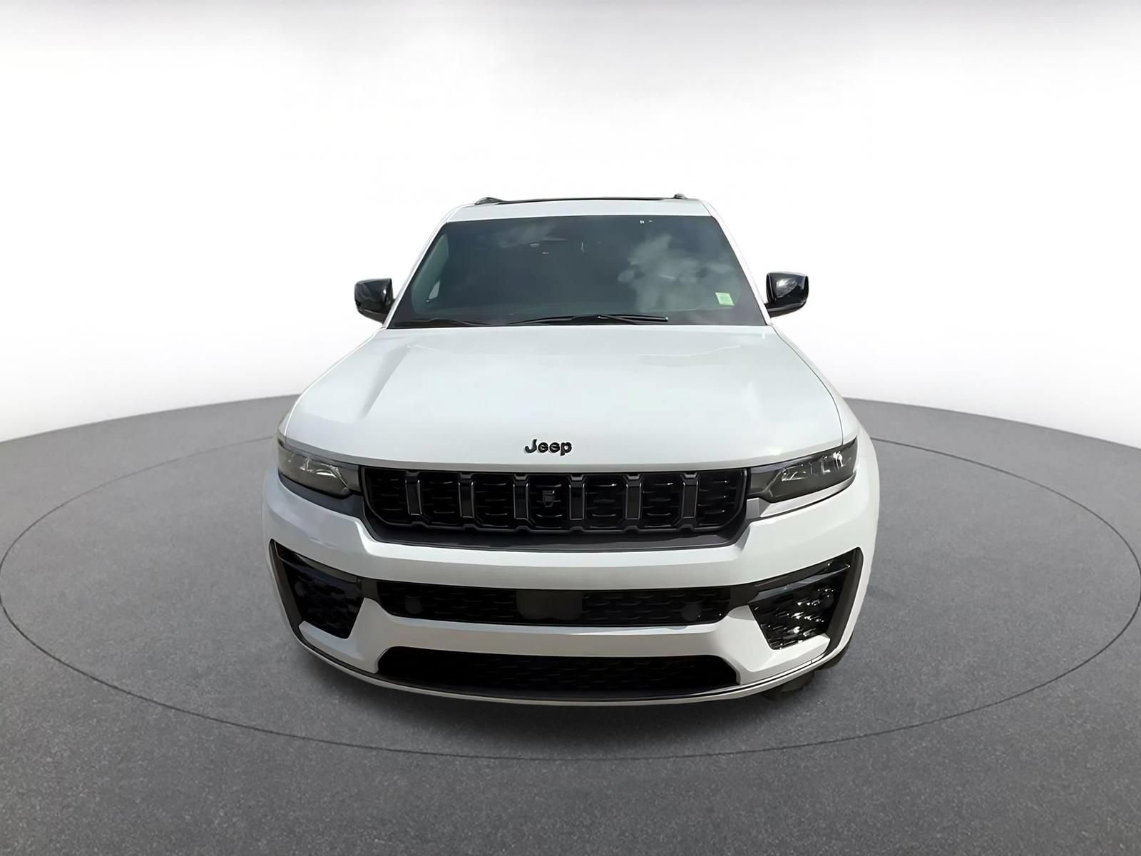 Used 2026 Jeep Grand Cherokee Limited AWD/4WD image 3