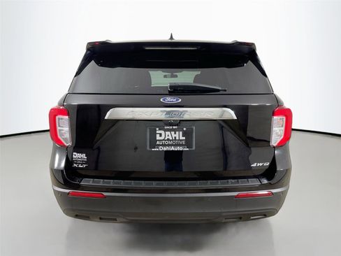Used 2023 Ford Explorer XLT image 6