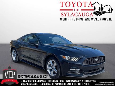 Used 2017 Ford Mustang Coupe image 1