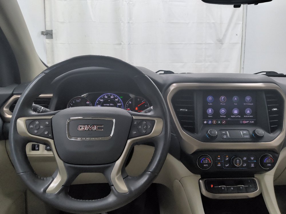 Used 2020 GMC Acadia Denali w/ Technology Package FWD image 22