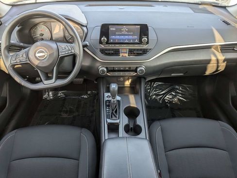 Used 2024 Nissan Altima 2.5 S FWD image 14